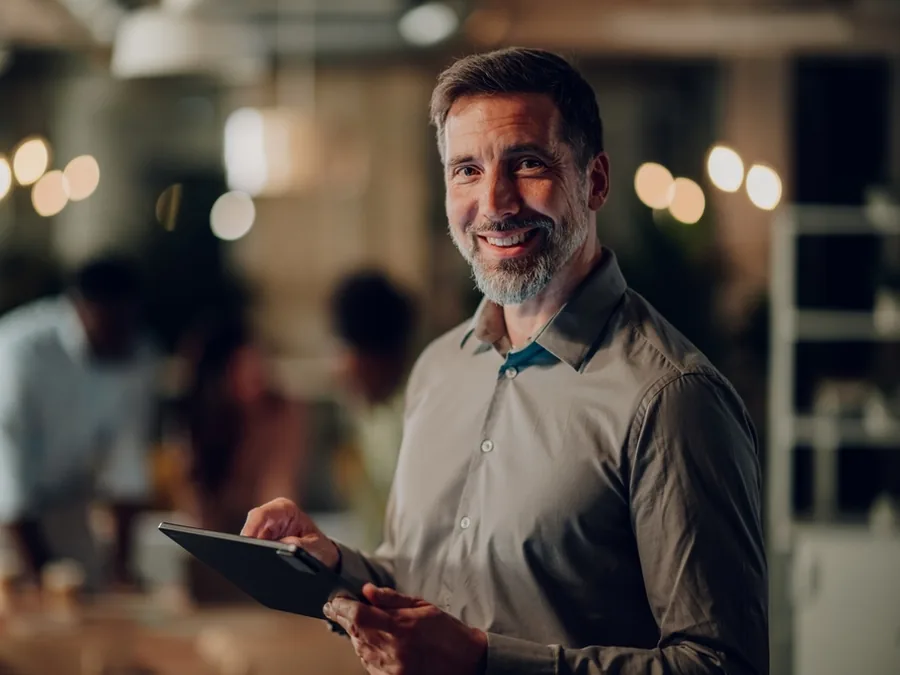 Erfaren Dynamics-freelancer med tablet
