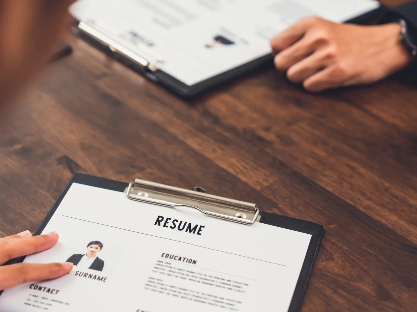 Gennemgang af kandidatprofil til en Microsoft Dynamics-stilling
